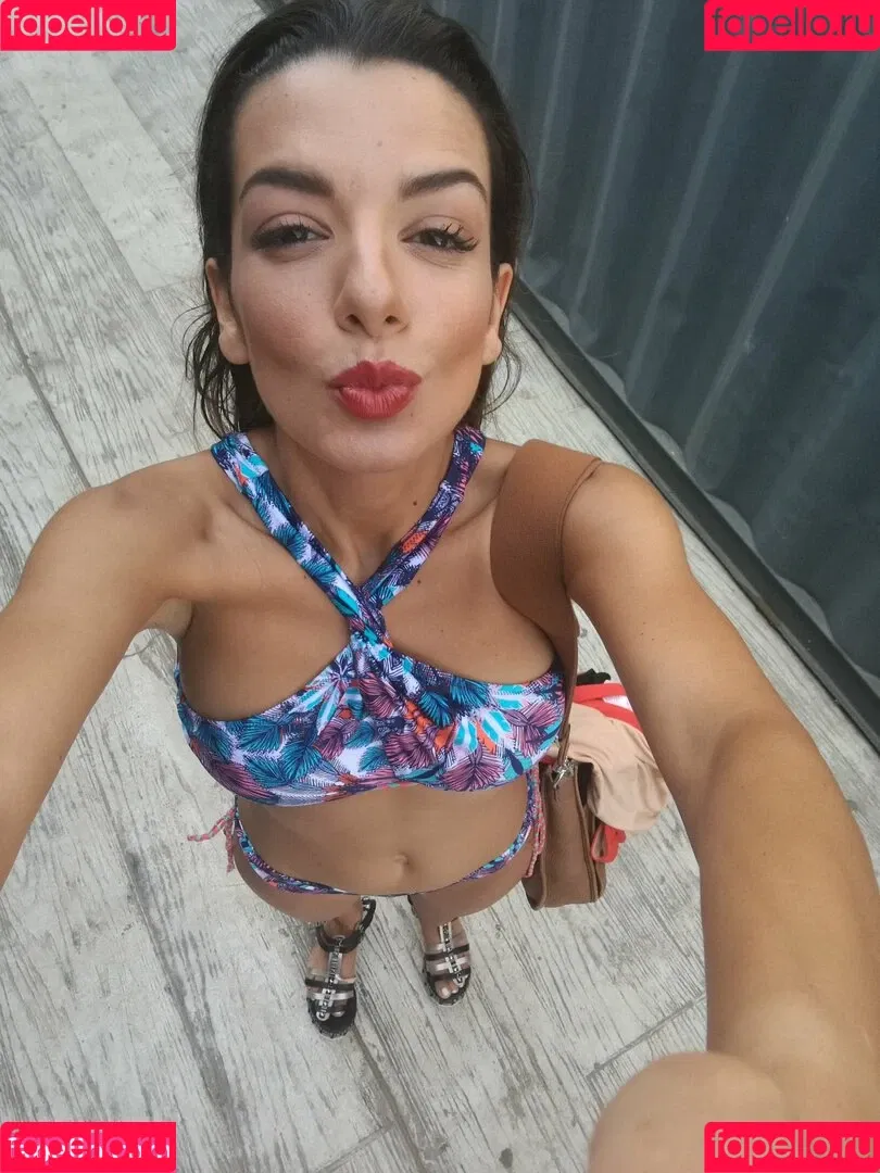 Nikoletta Ralli Onlyfans Photo Gallery 