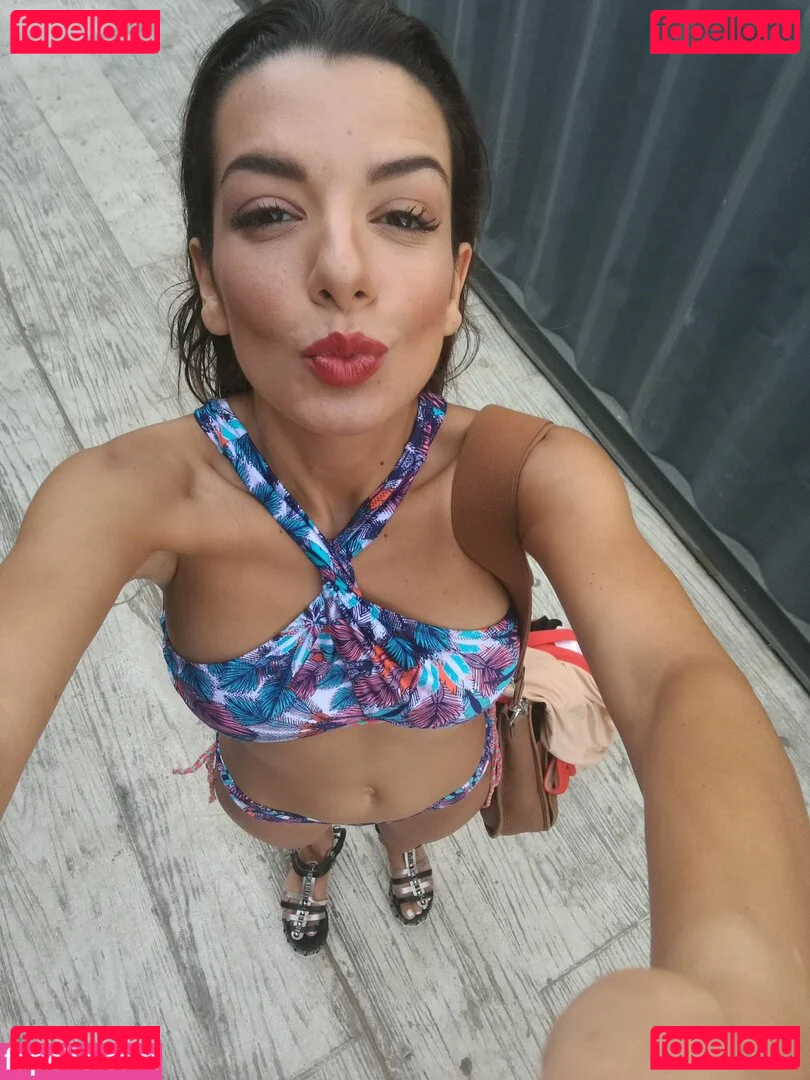 Nikoletta Ralli Onlyfans Photo Gallery 