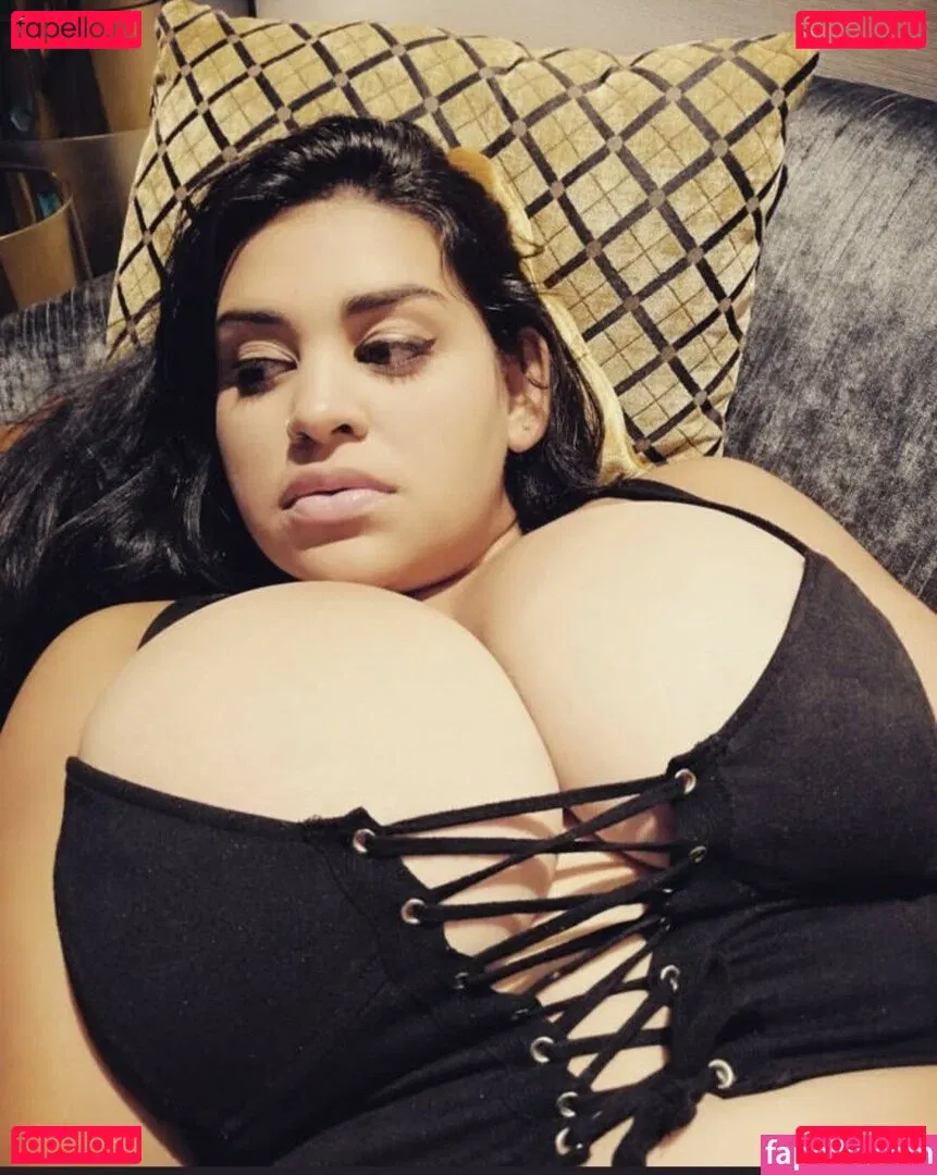 Jennifer Busty Latina Onlyfans Photo Gallery 