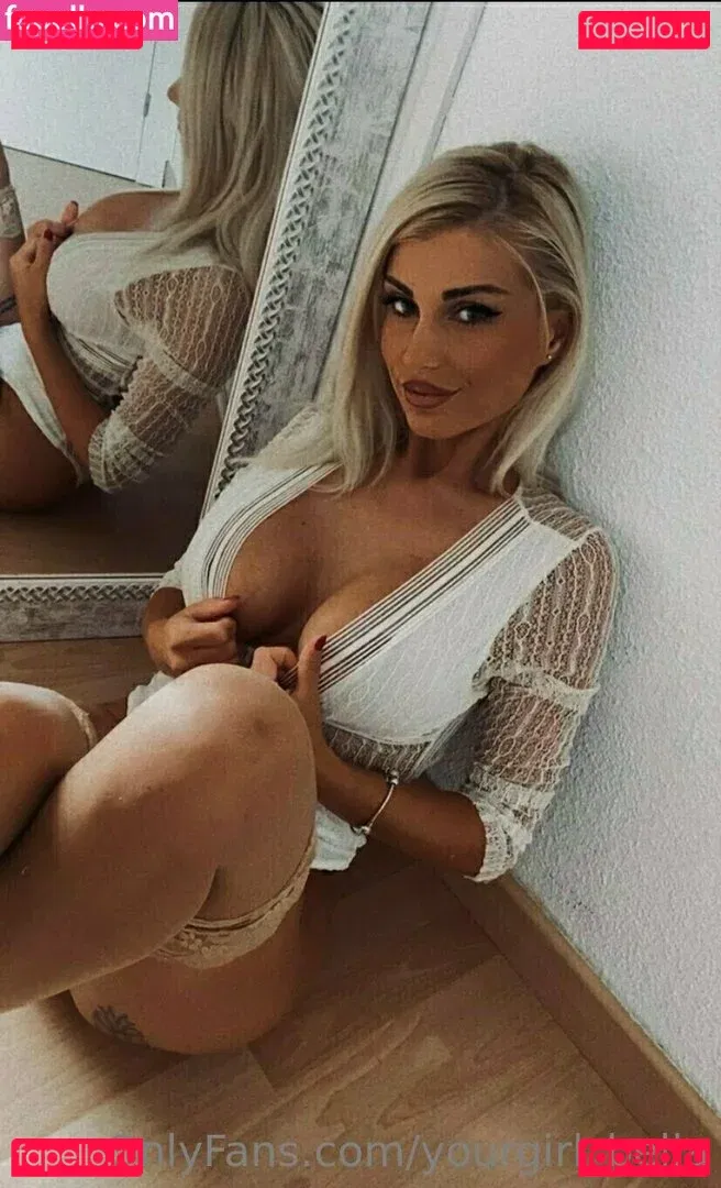 yourgirl_bella Onlyfans Photo Gallery 