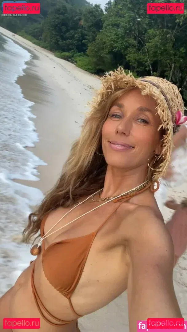 Annemarie Carpendale Onlyfans Photo Gallery 