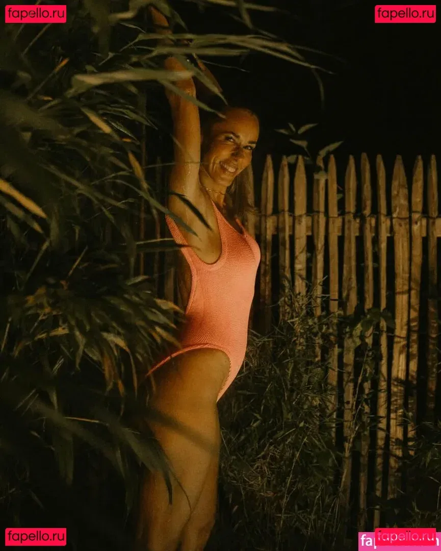 Annemarie Carpendale Onlyfans Photo Gallery 