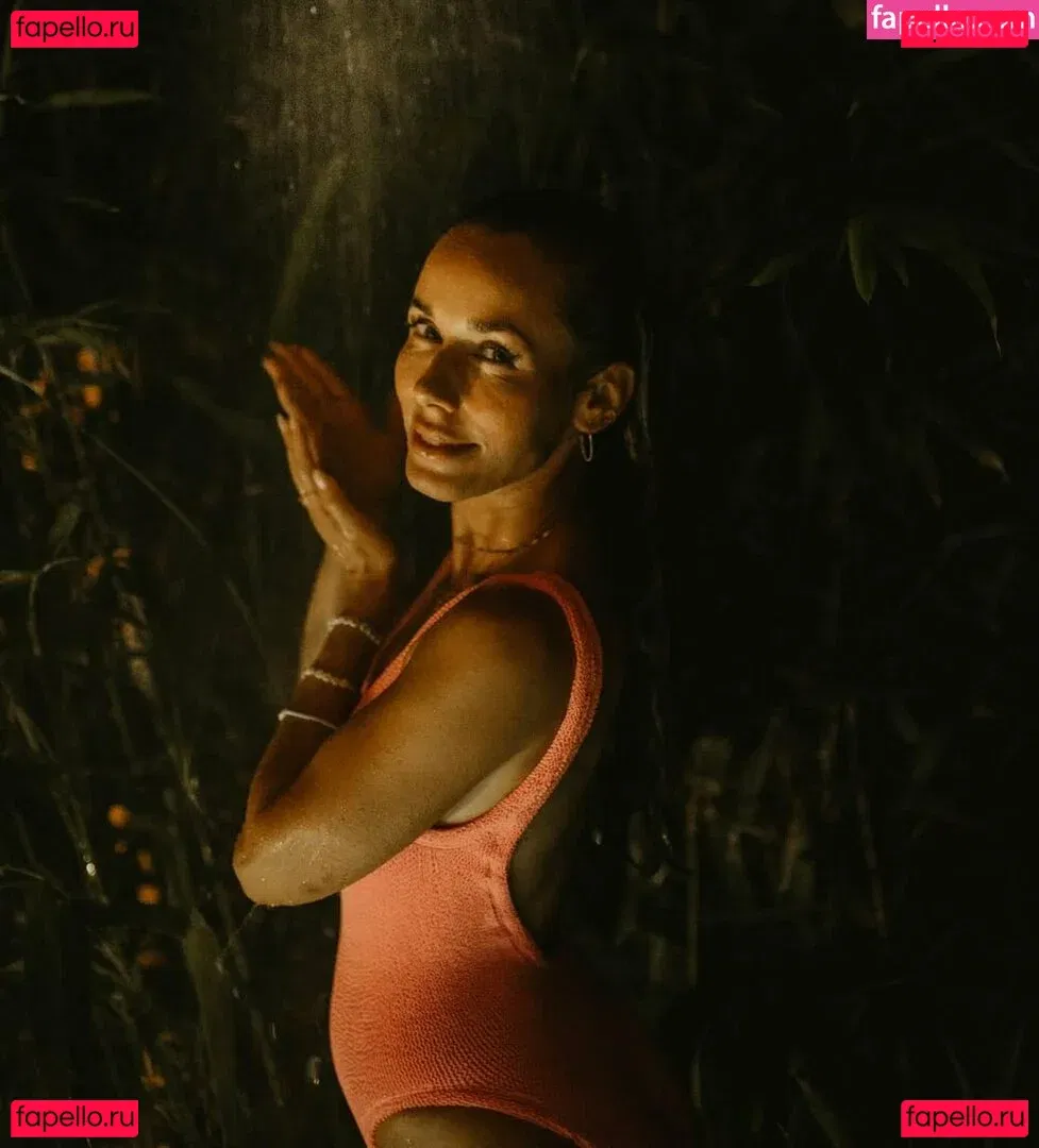 Annemarie Carpendale Onlyfans Photo Gallery 