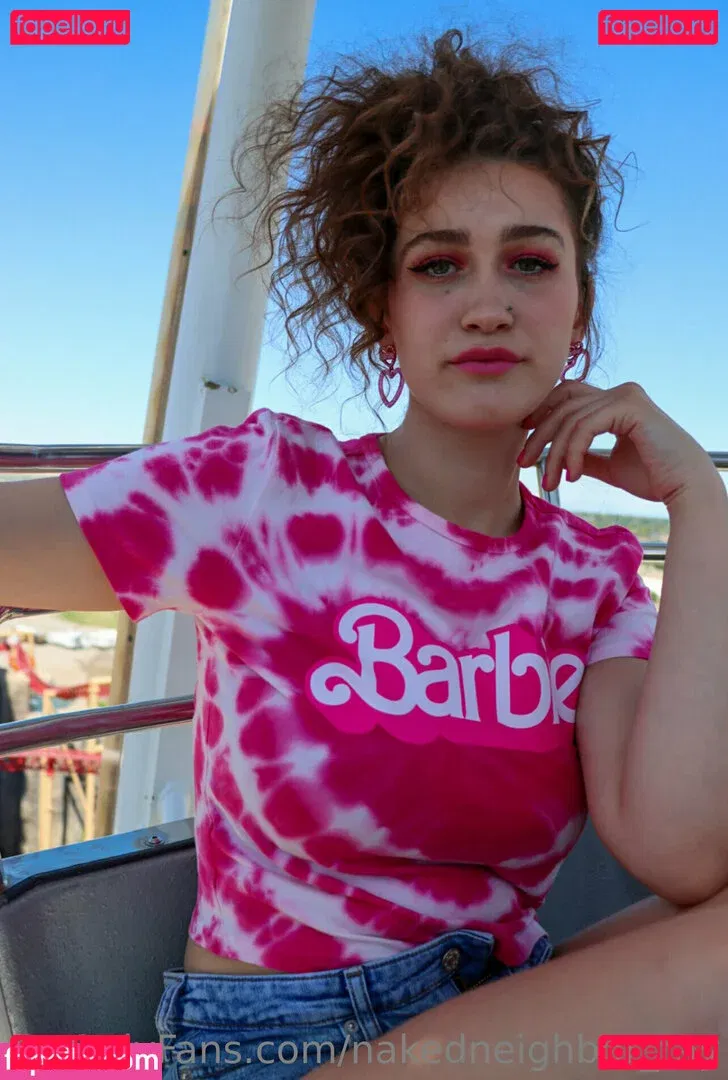 nerdyneighbor_tay Onlyfans Photo Gallery 