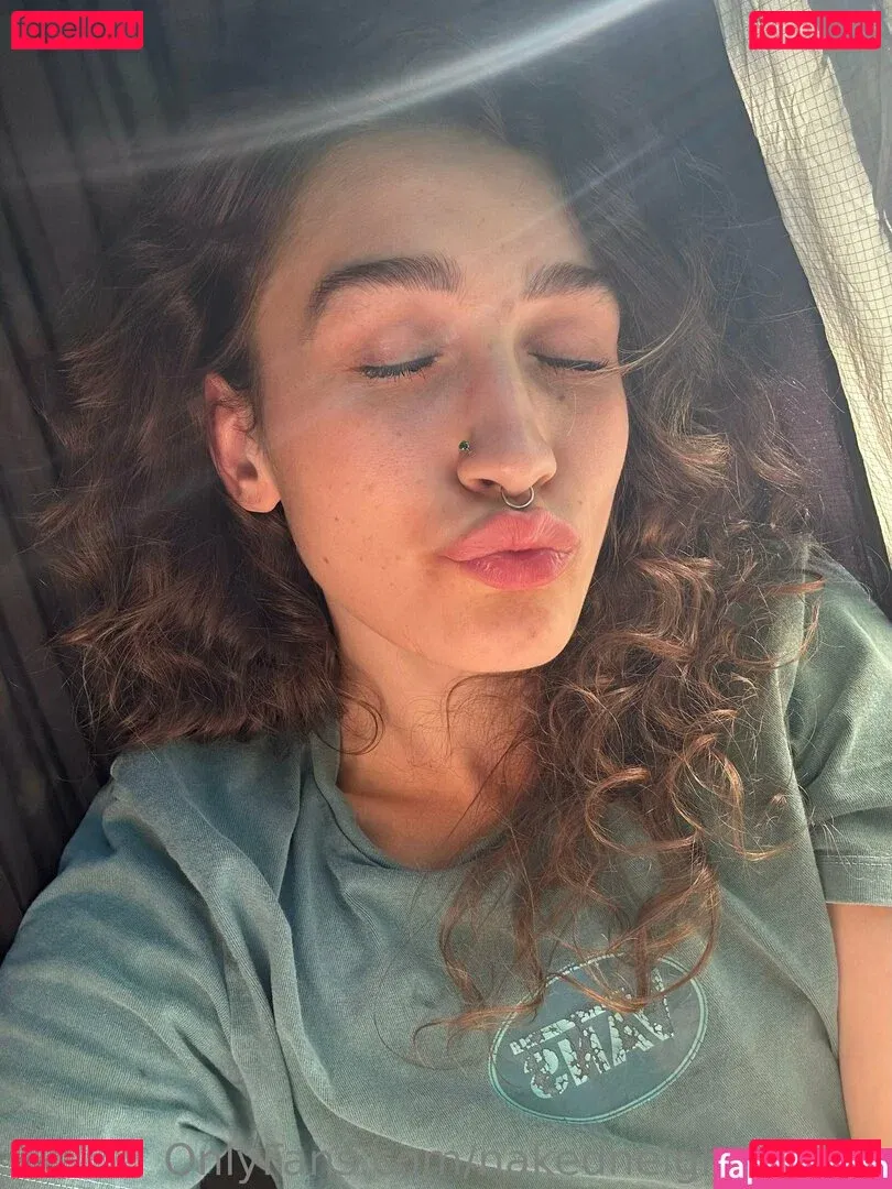 nerdyneighbor_tay Onlyfans Photo Gallery 