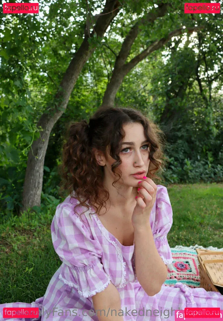 nerdyneighbor_tay Onlyfans Photo Gallery 