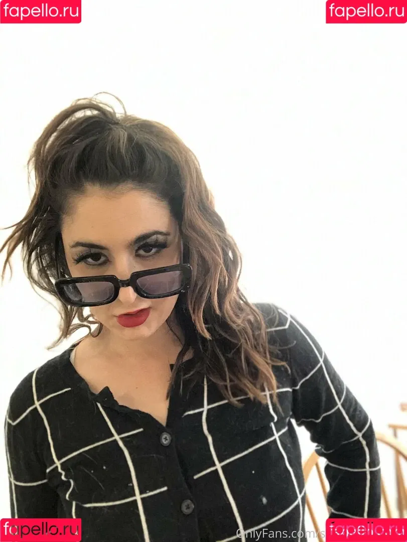 snarkybrunette Onlyfans Photo Gallery 