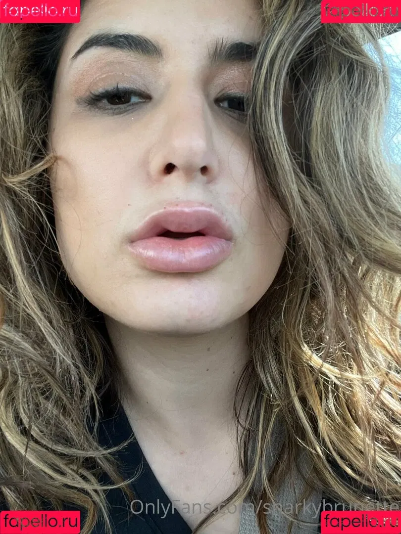 snarkybrunette Onlyfans Photo Gallery 