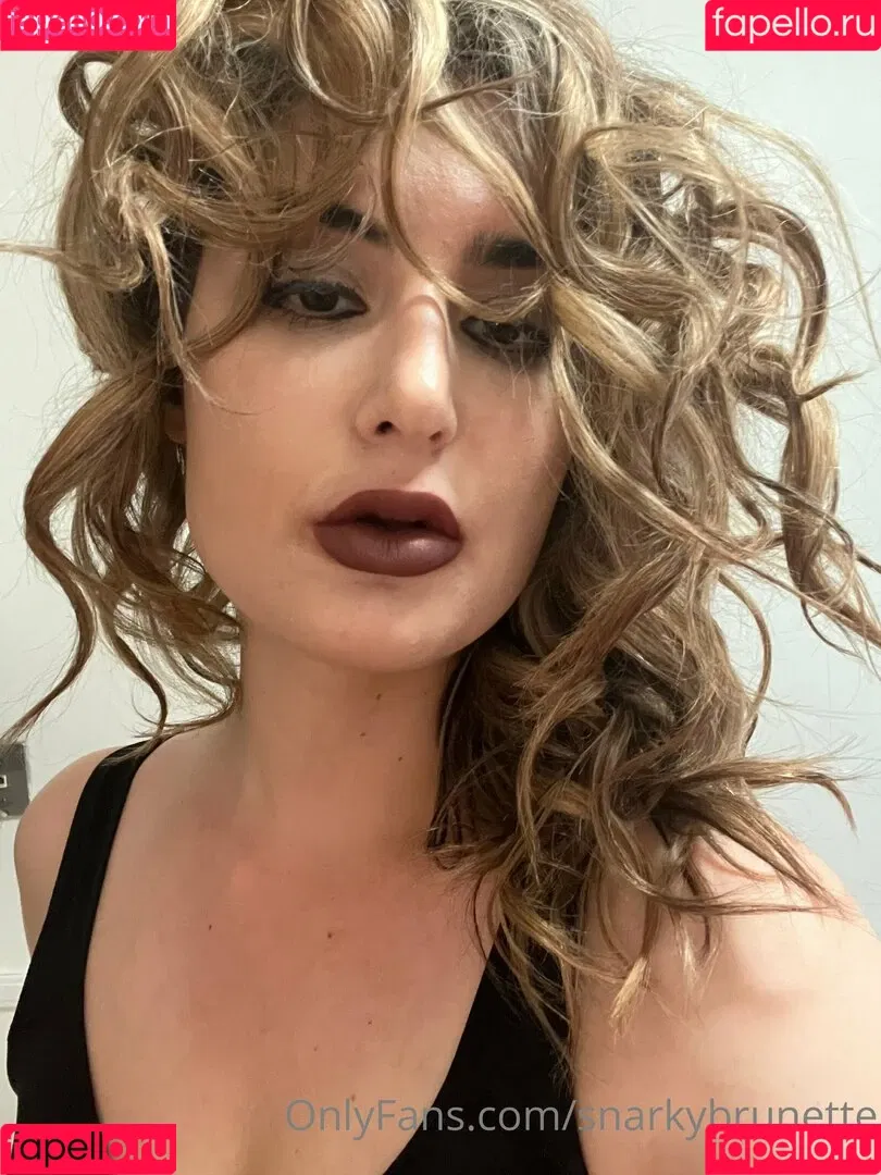 snarkybrunette Onlyfans Photo Gallery 