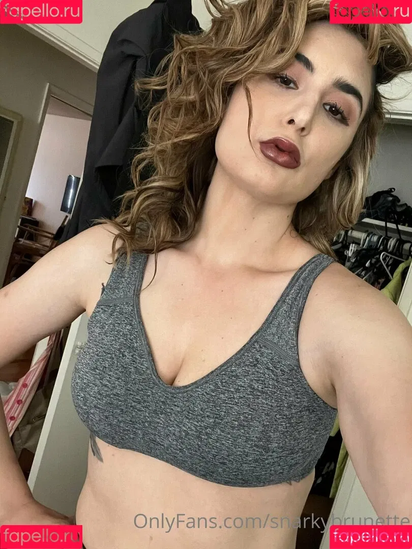 snarkybrunette Onlyfans Photo Gallery 