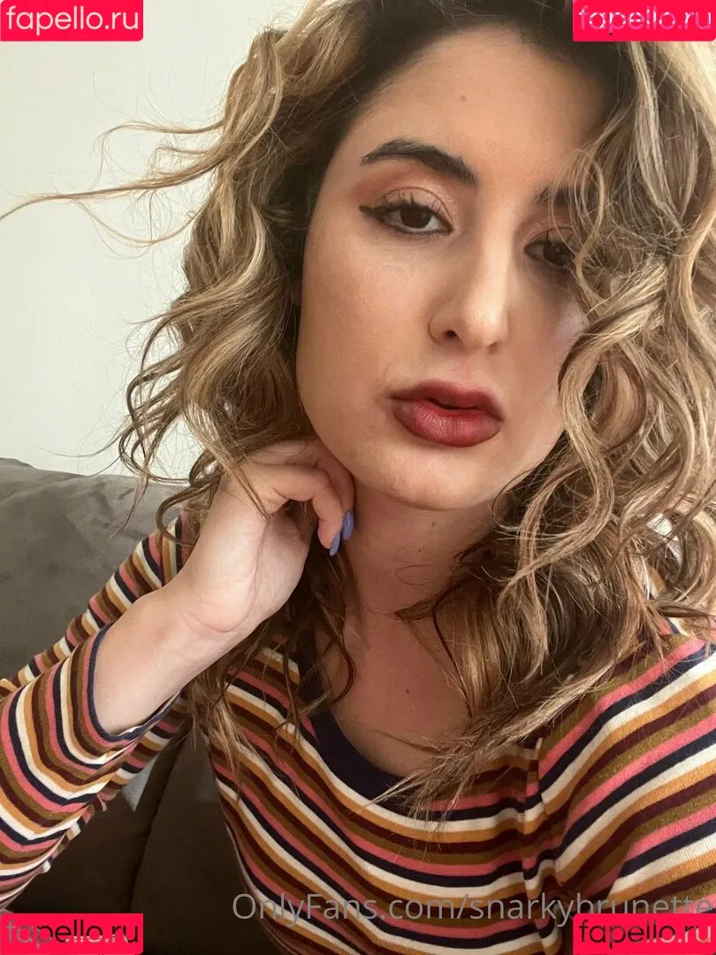 snarkybrunette Onlyfans Photo Gallery 
