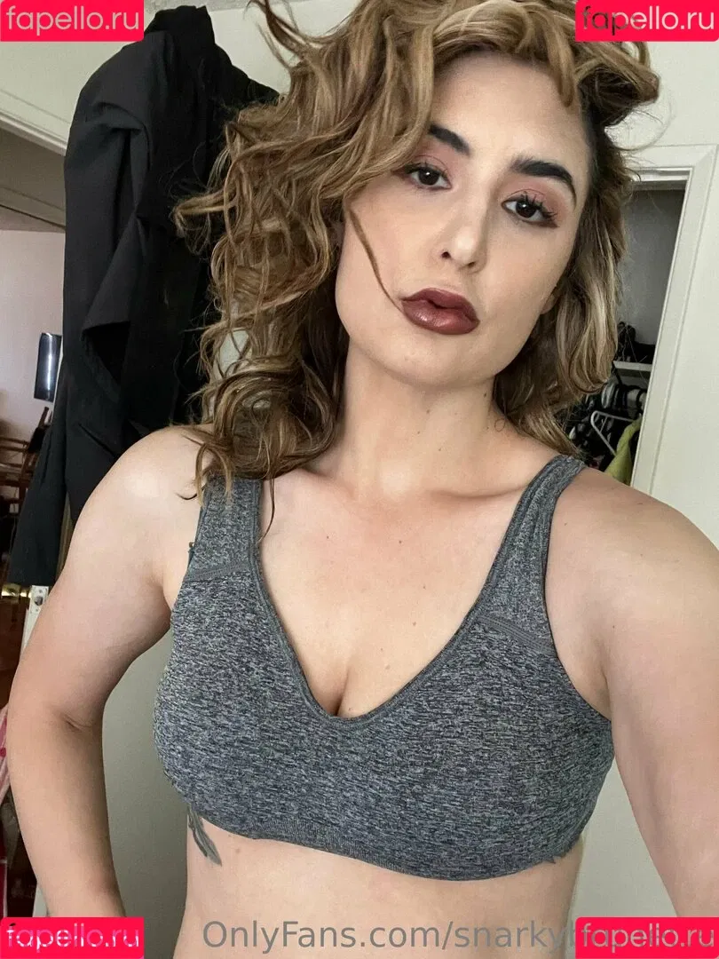 snarkybrunette Onlyfans Photo Gallery 