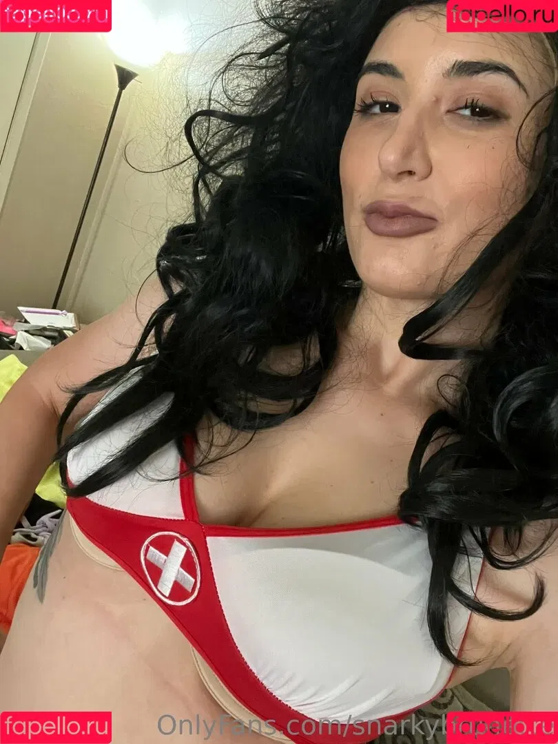 snarkybrunette Onlyfans Photo Gallery 
