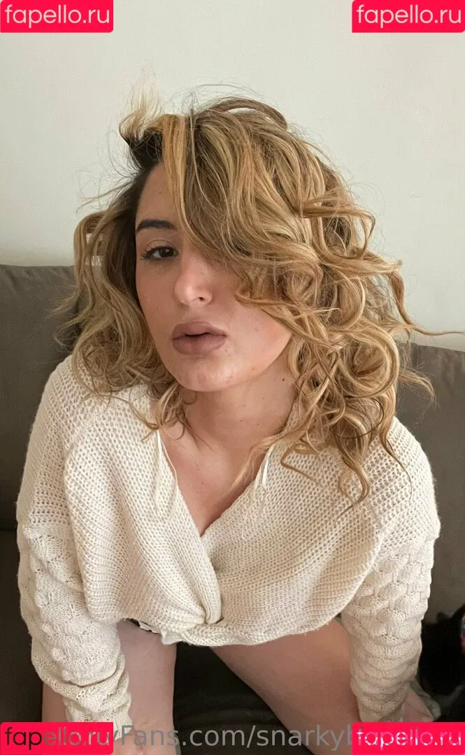 snarkybrunette Onlyfans Photo Gallery 