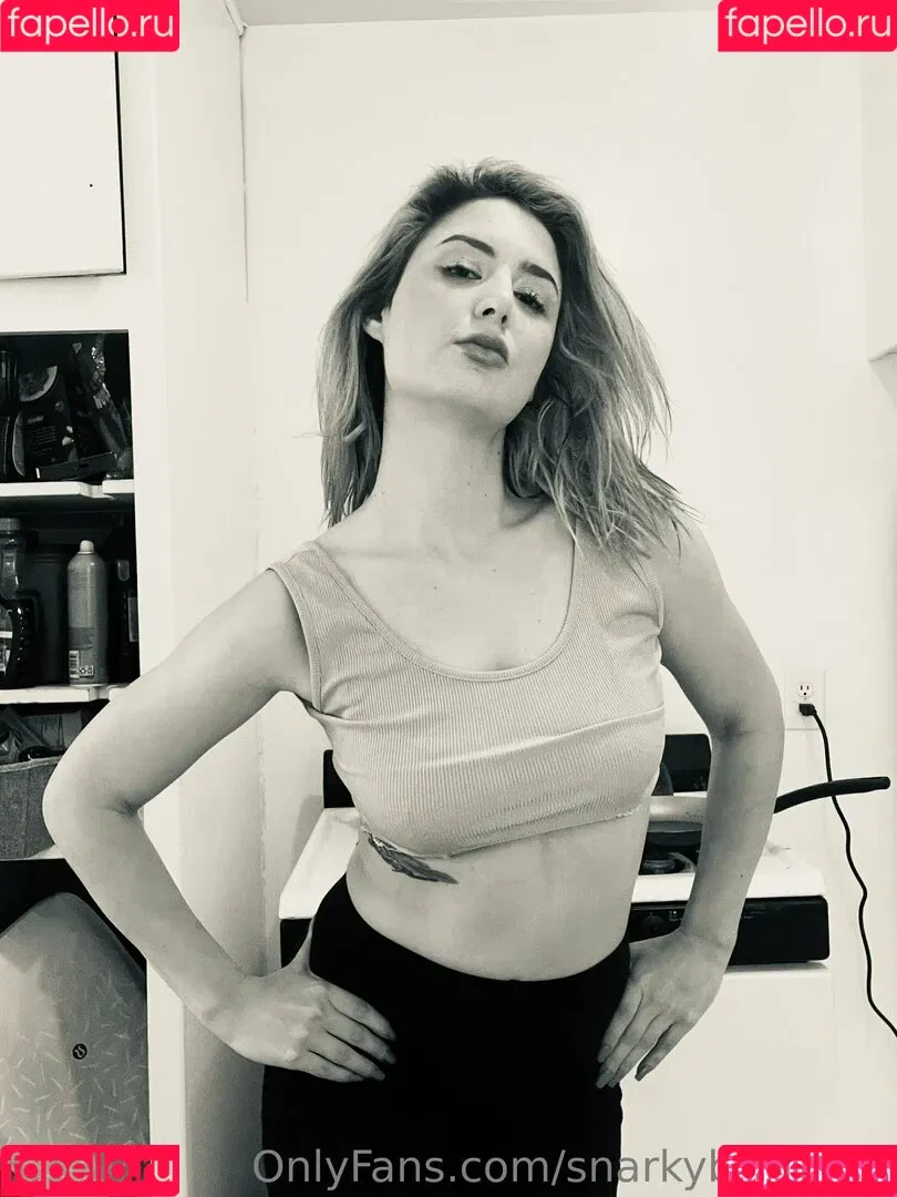 snarkybrunette Onlyfans Photo Gallery 