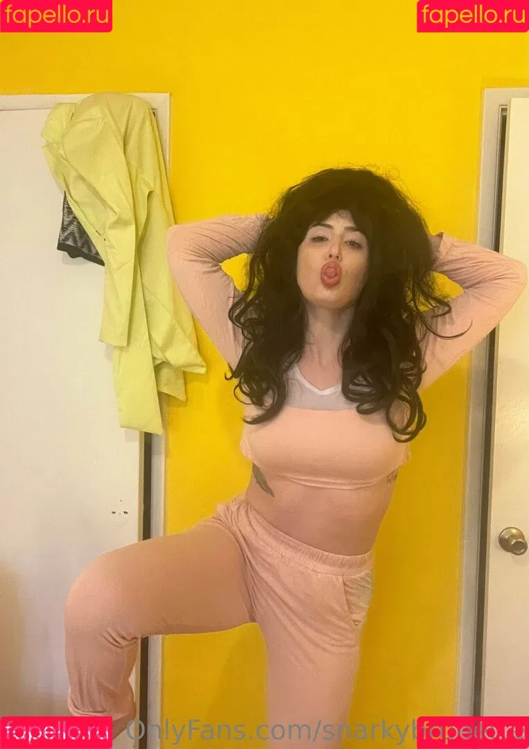 snarkybrunette Onlyfans Photo Gallery 