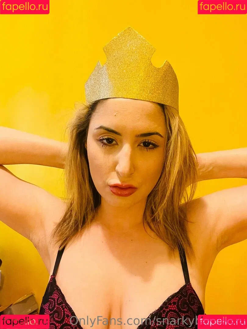 snarkybrunette Onlyfans Photo Gallery 