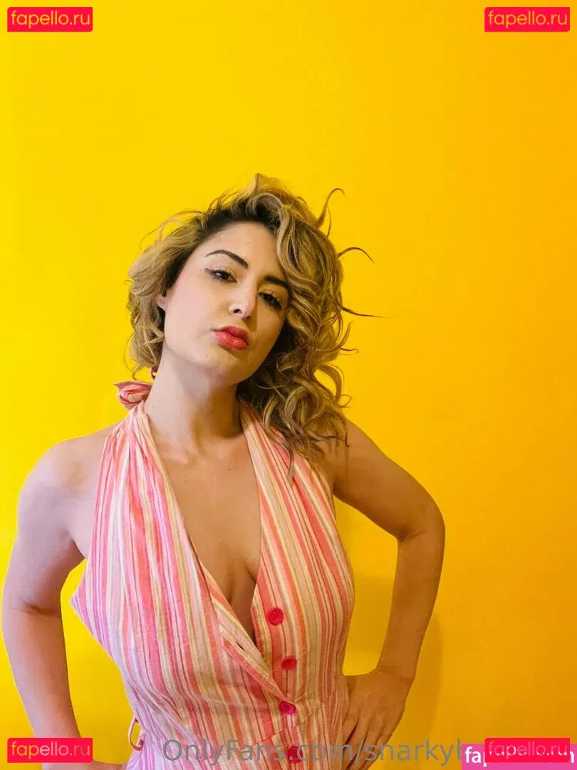 snarkybrunette Onlyfans Photo Gallery 