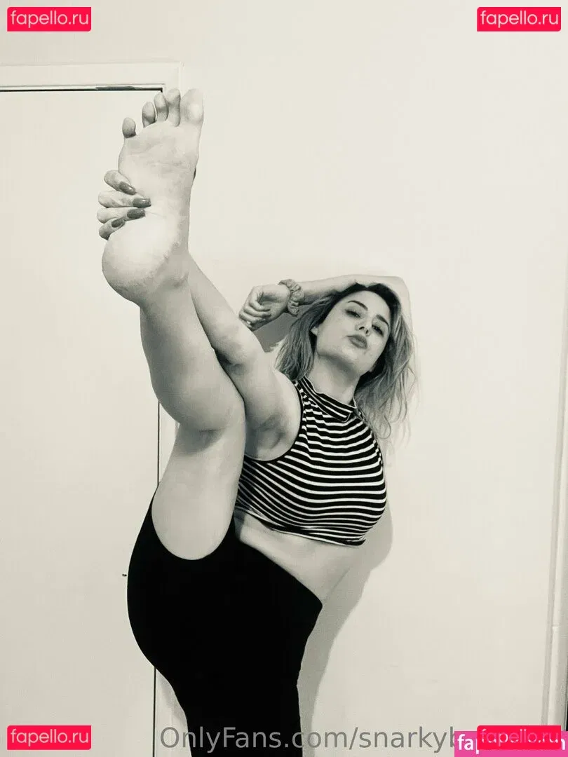snarkybrunette Onlyfans Photo Gallery 