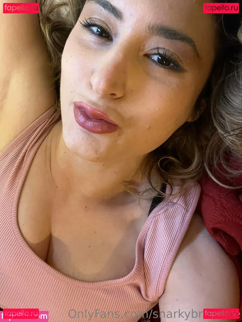 snarkybrunette Onlyfans Photo Gallery 