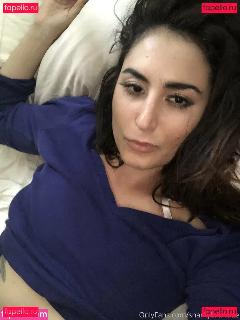 snarkybrunette Onlyfans Photo Gallery 