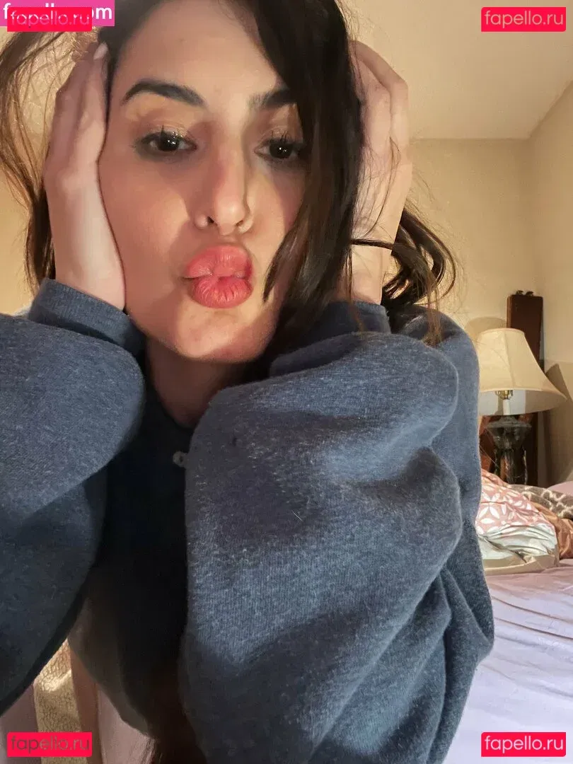 snarkybrunette Onlyfans Photo Gallery 