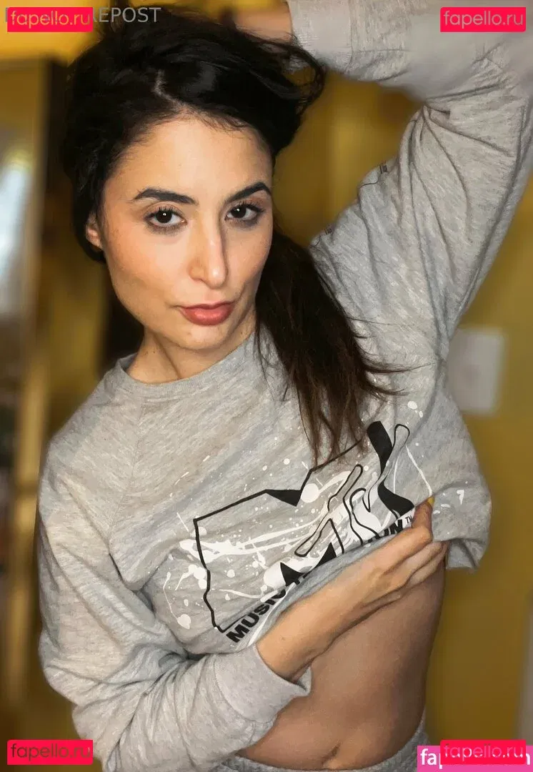 snarkybrunette Onlyfans Photo Gallery 