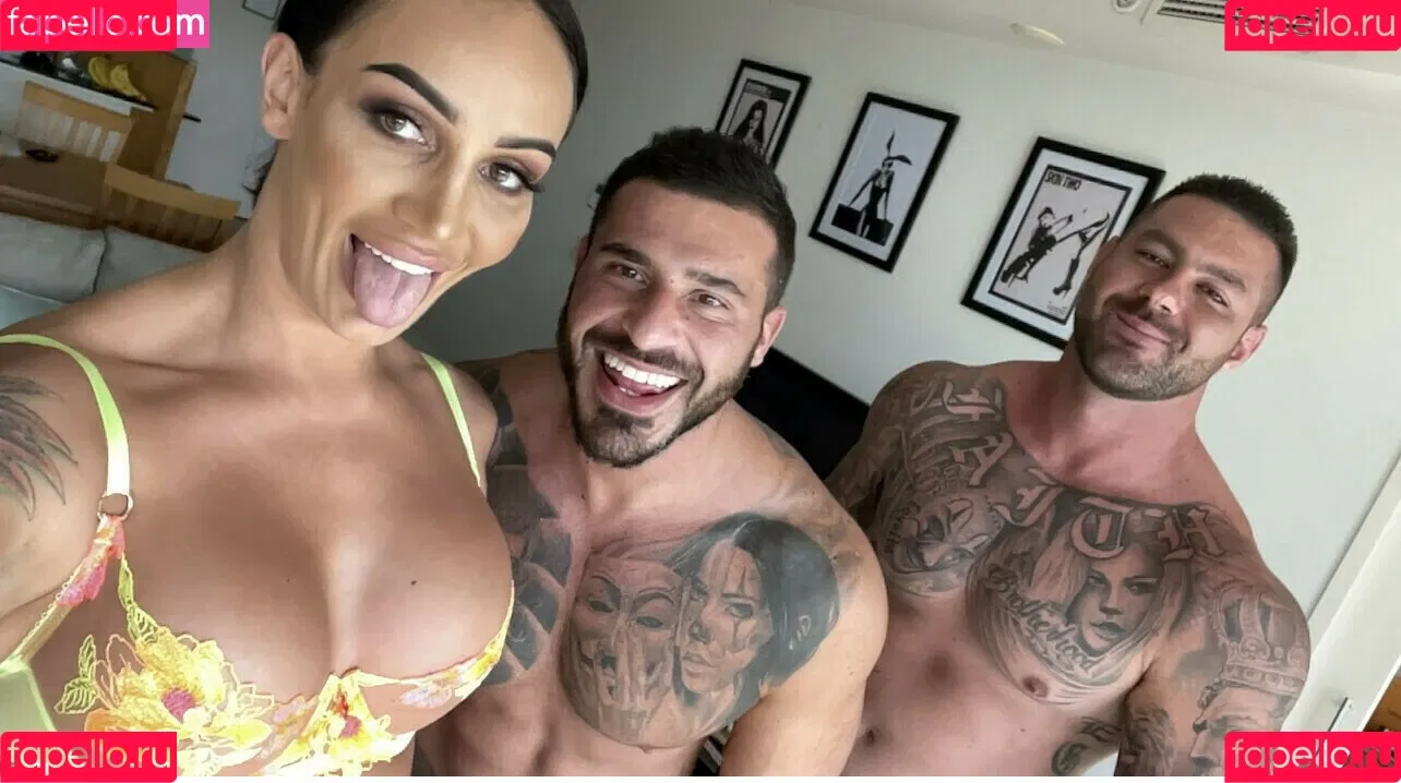 Hayley Vernon Onlyfans Photo Gallery 
