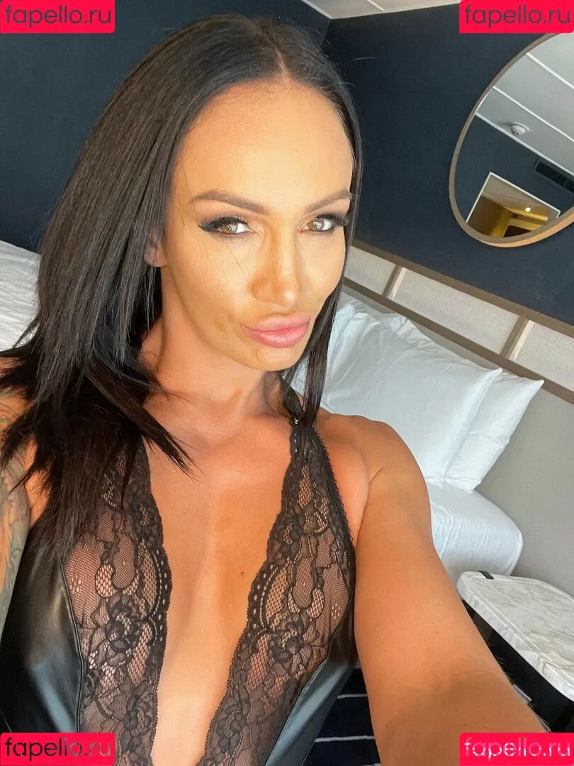 Hayley Vernon Onlyfans Photo Gallery 