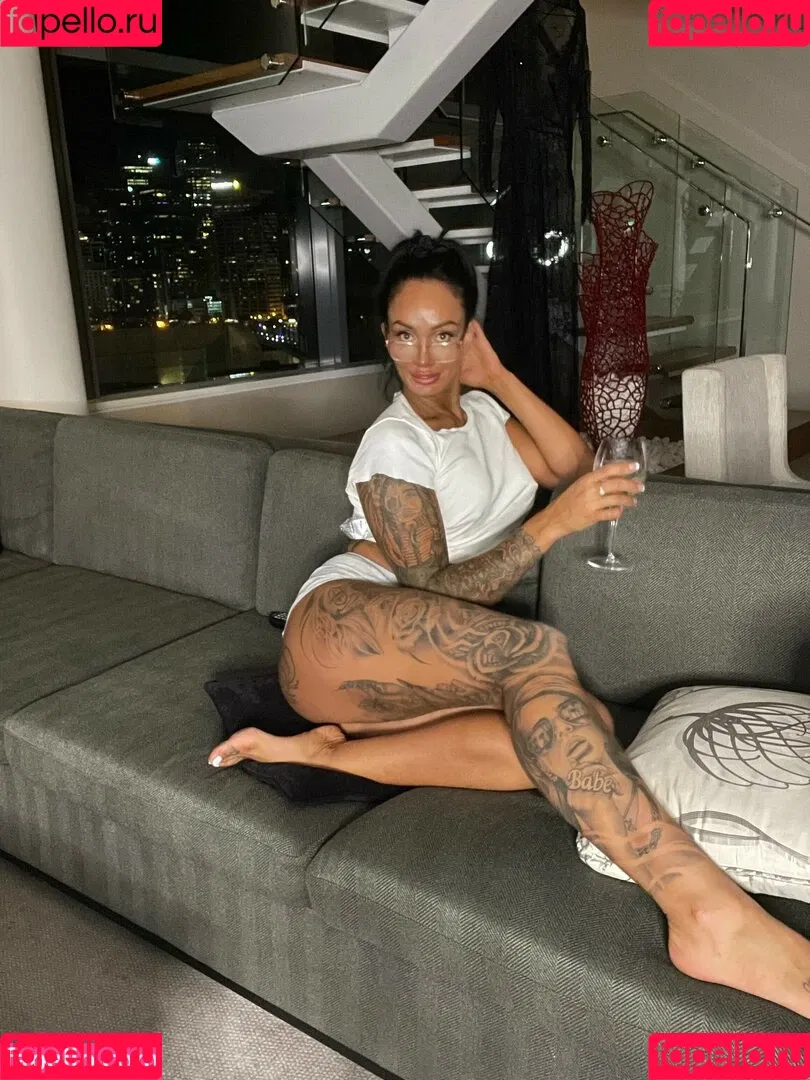 Hayley Vernon Onlyfans Photo Gallery 