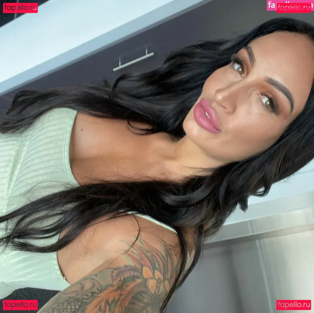 Hayley Vernon Onlyfans Photo Gallery 