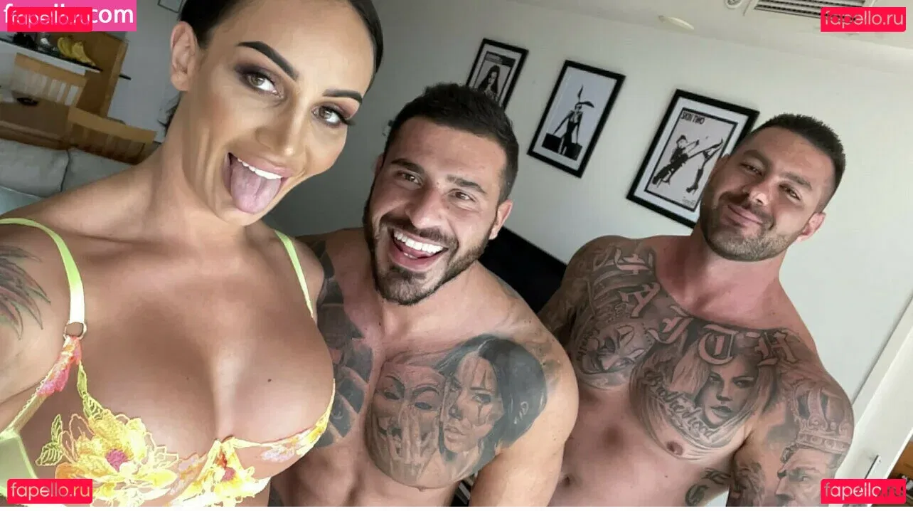 Hayley Vernon Onlyfans Photo Gallery 