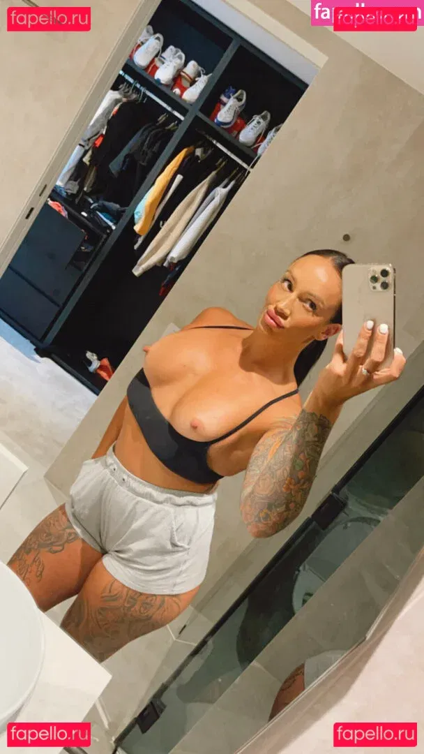 Hayley Vernon Onlyfans Photo Gallery 