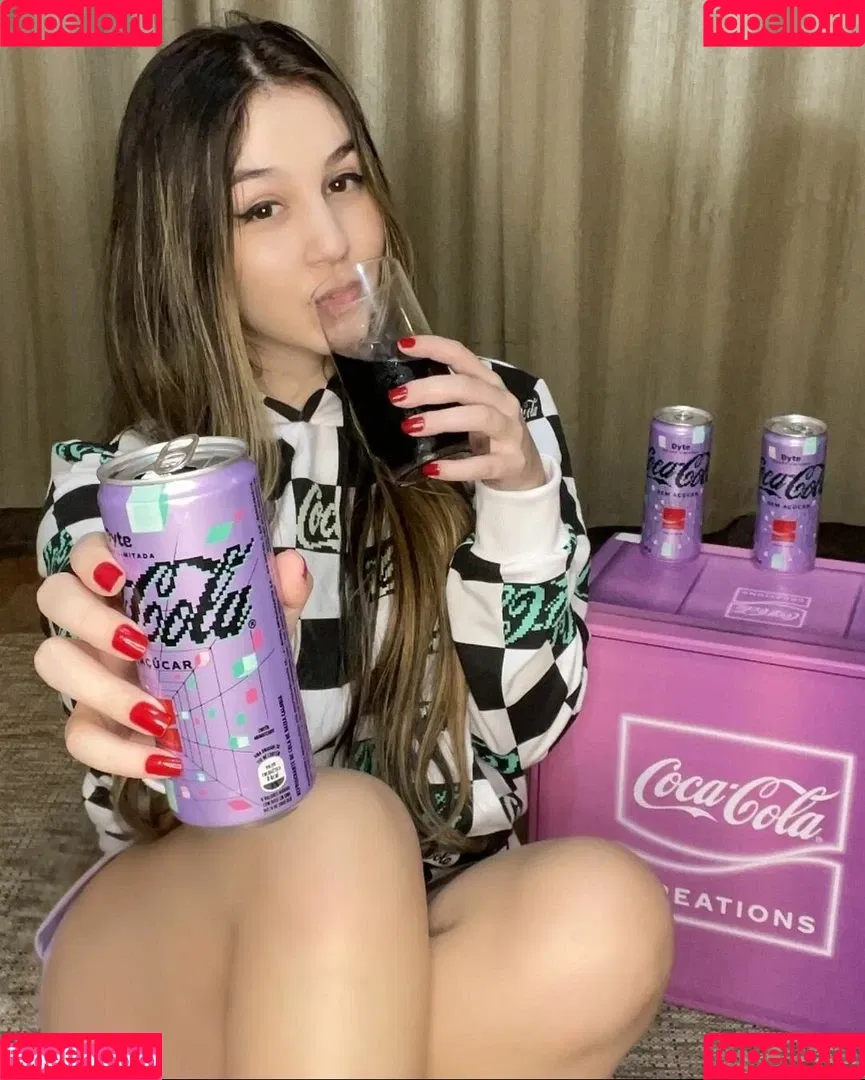 Carolzinha Onlyfans Photo Gallery 