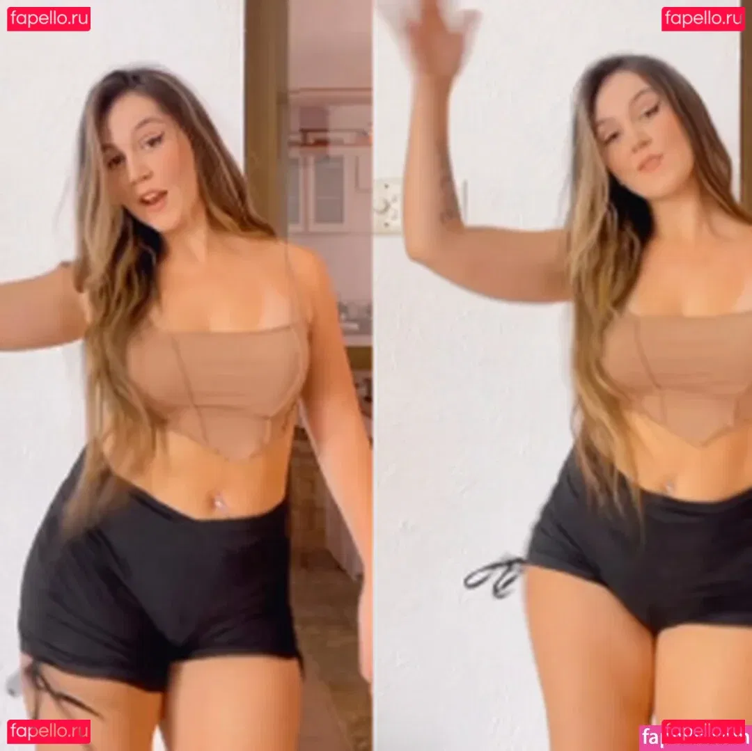 Carolzinha Onlyfans Photo Gallery 