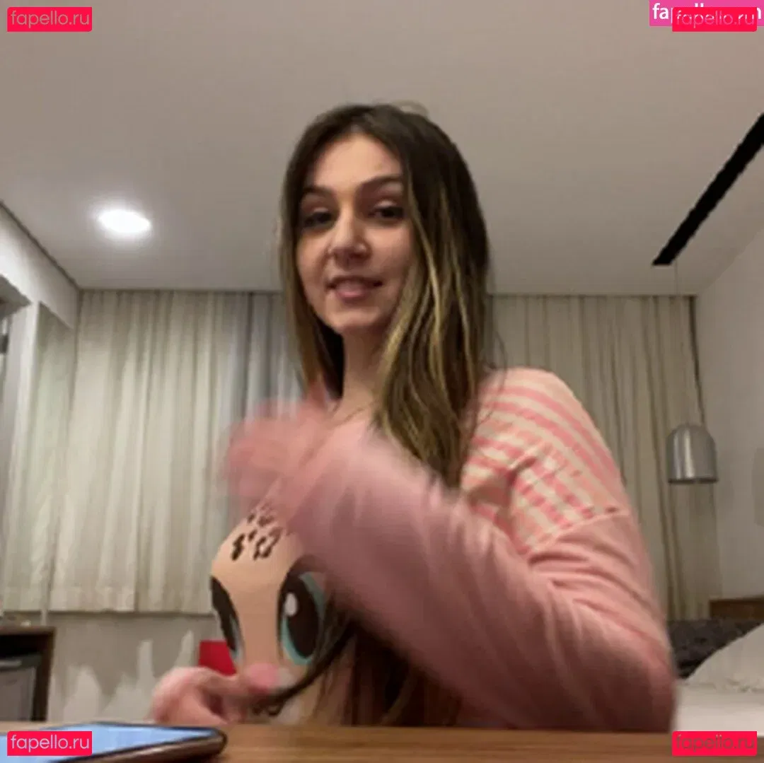 Carolzinha Onlyfans Photo Gallery 