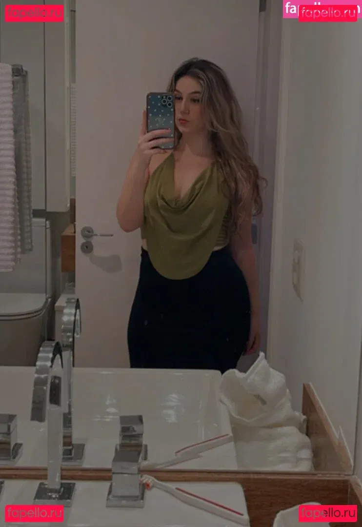 Carolzinha Onlyfans Photo Gallery 