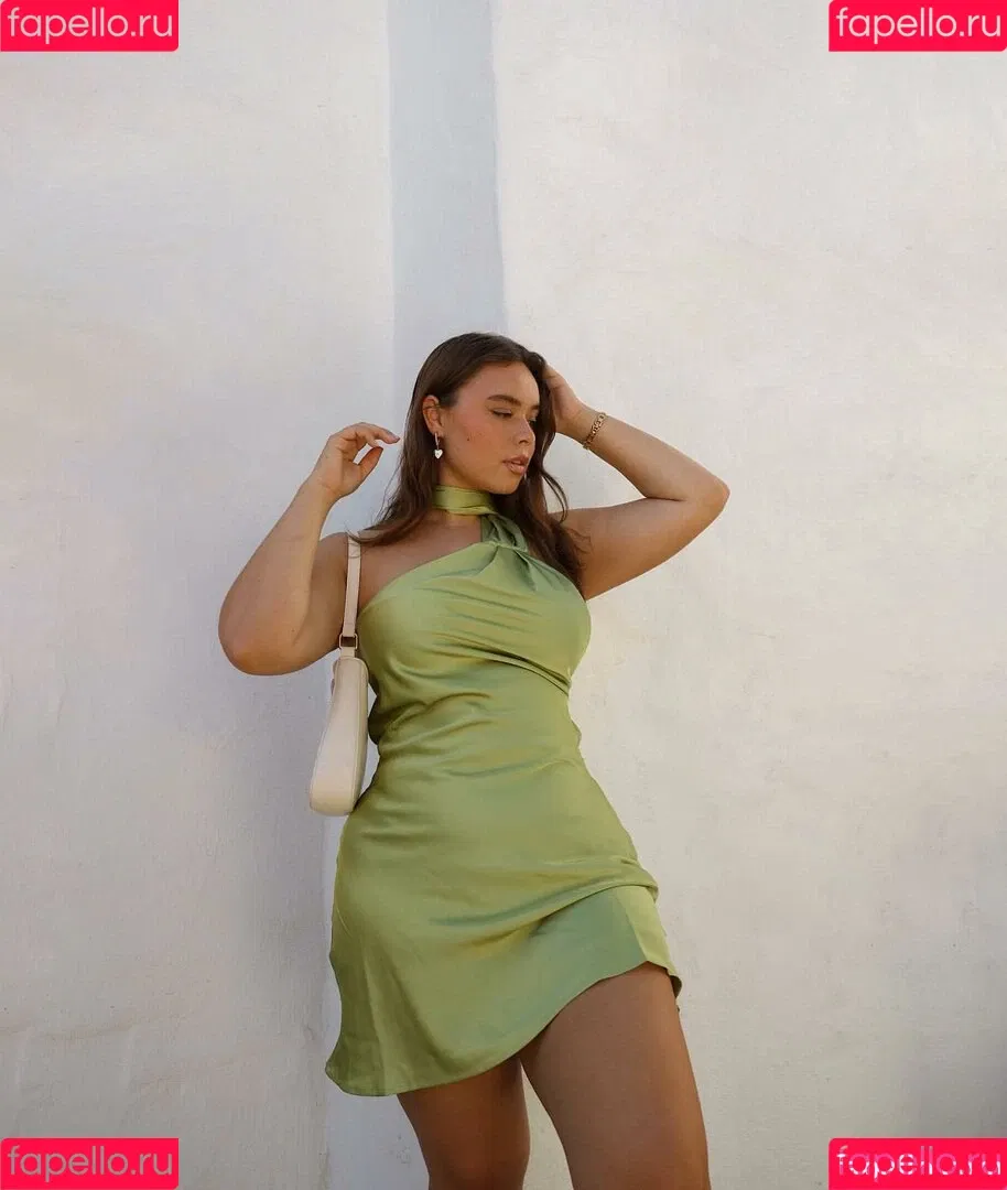 Venezia Cruz Onlyfans Photo Gallery 