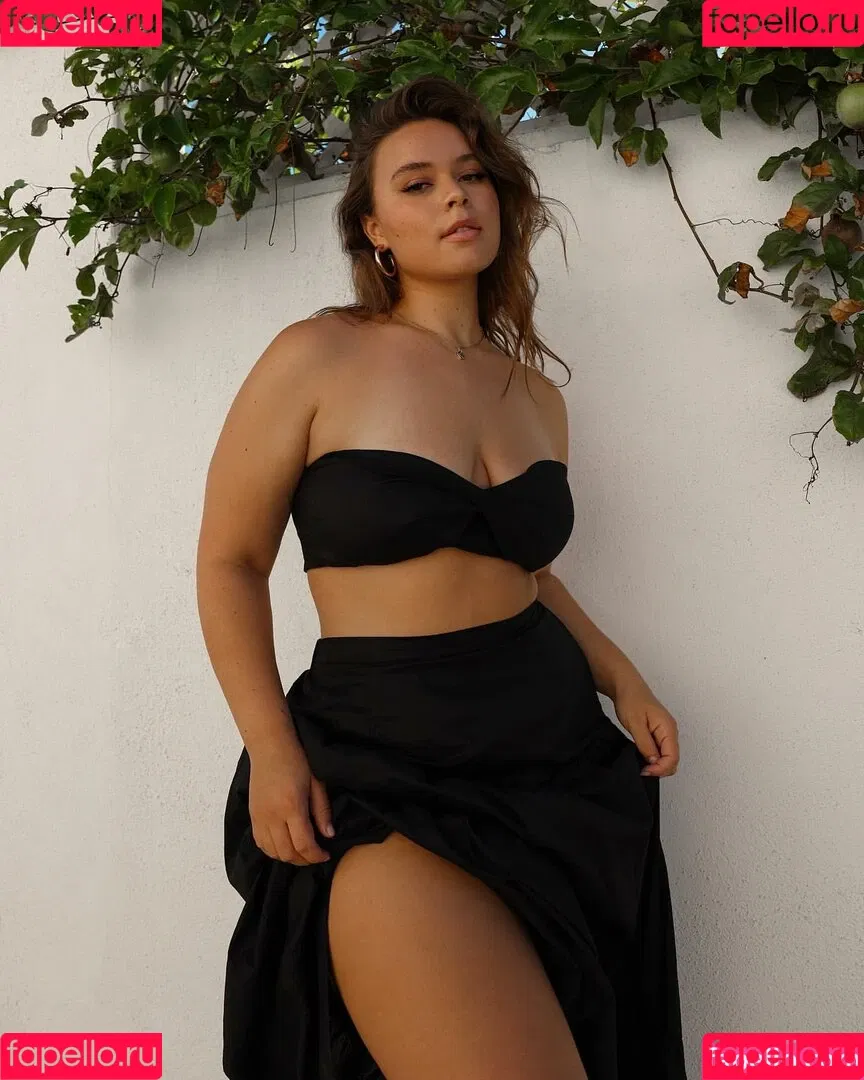 Venezia Cruz Onlyfans Photo Gallery 