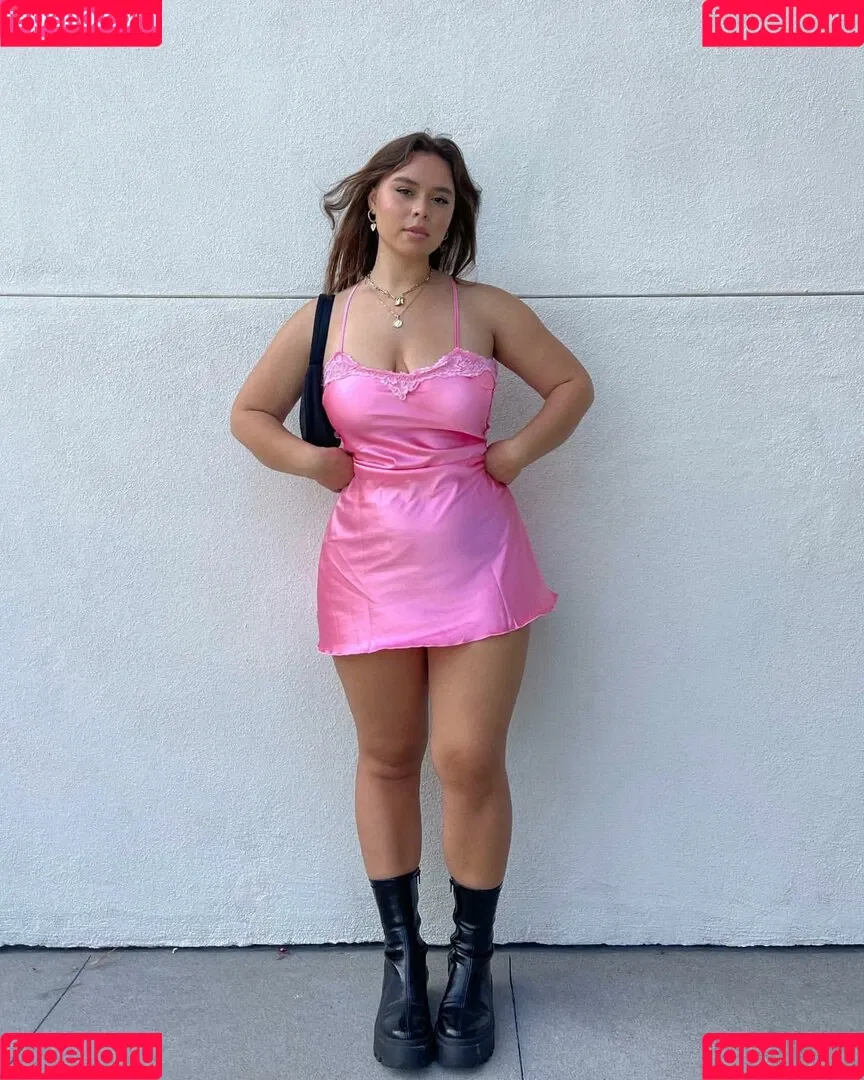 Venezia Cruz Onlyfans Photo Gallery 