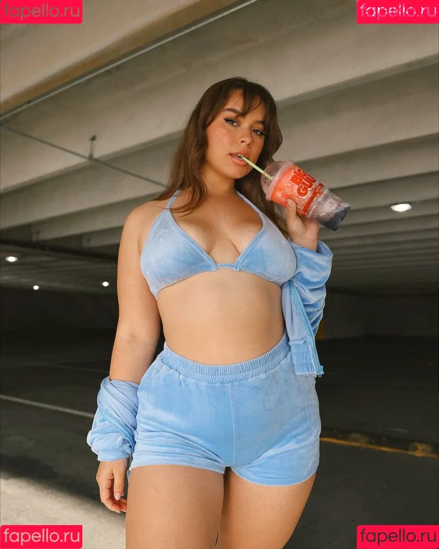 Venezia Cruz Onlyfans Photo Gallery 