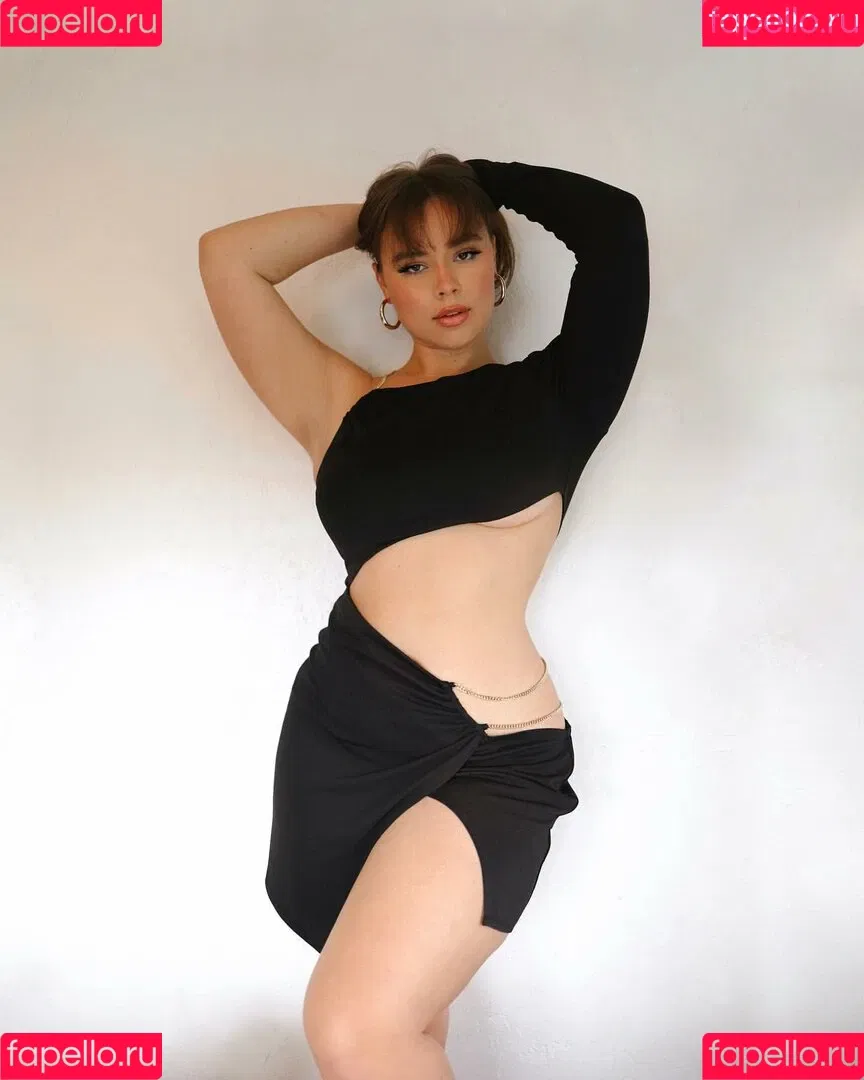 Venezia Cruz Onlyfans Photo Gallery 