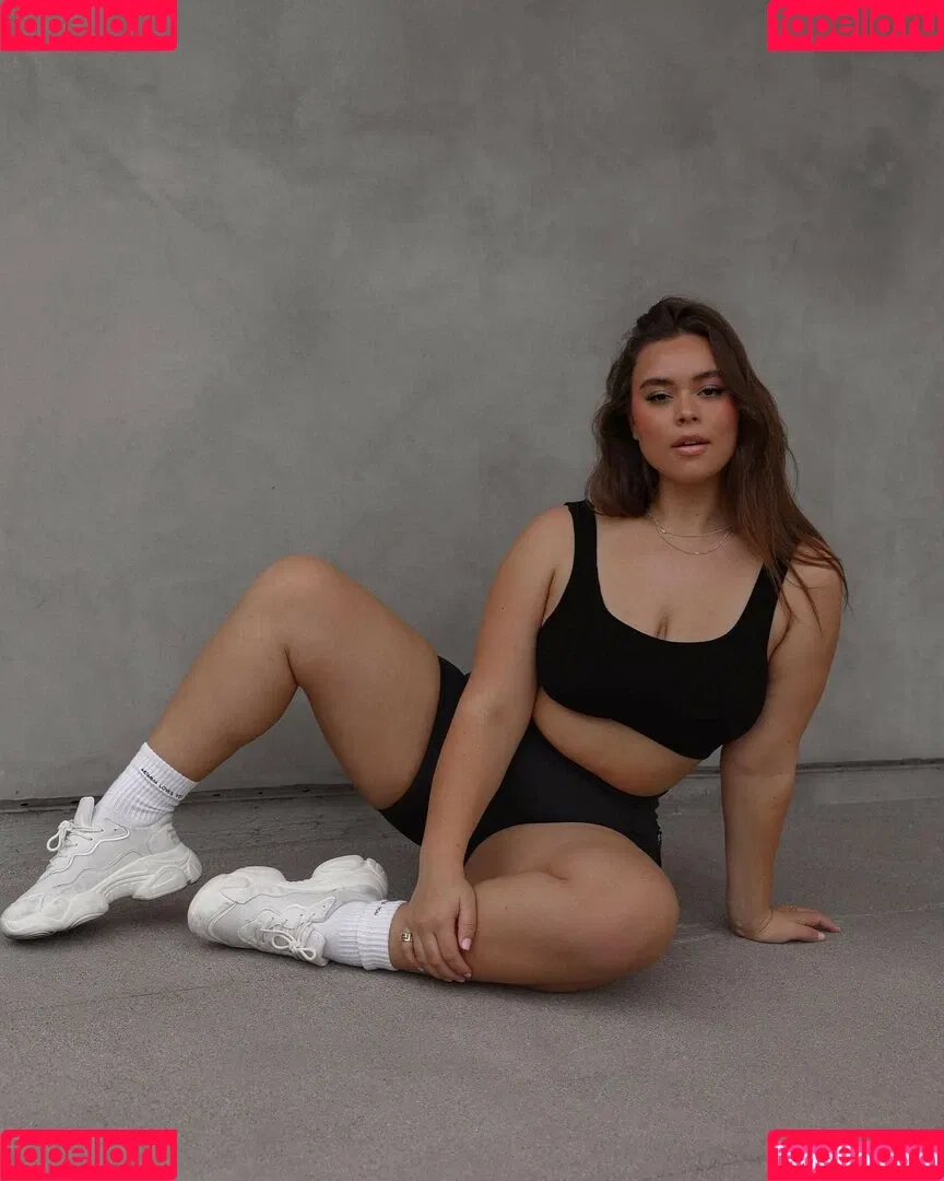 Venezia Cruz Onlyfans Photo Gallery 