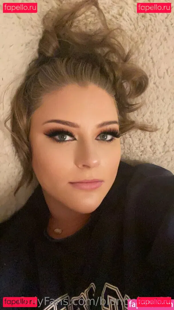 blondeboo69 Onlyfans Photo Gallery 