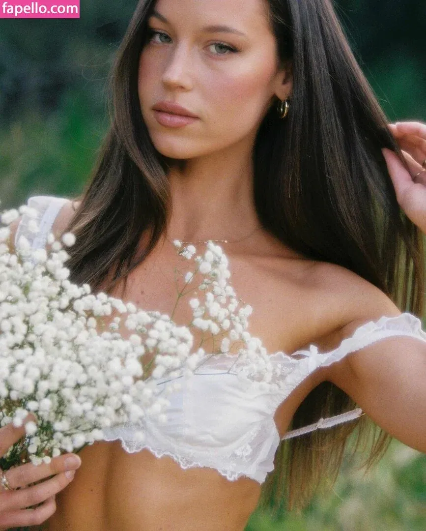 Olivia Mathers Onlyfans Photo Gallery 