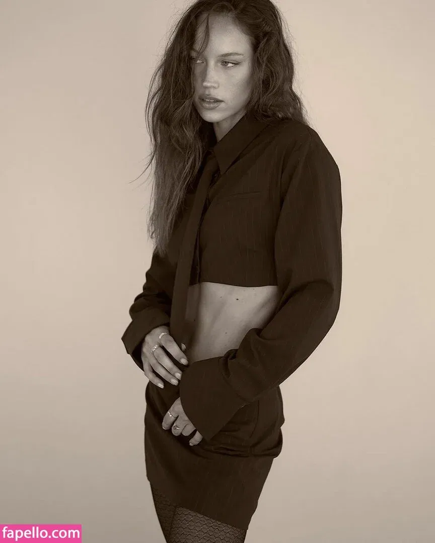 Olivia Mathers Onlyfans Photo Gallery 