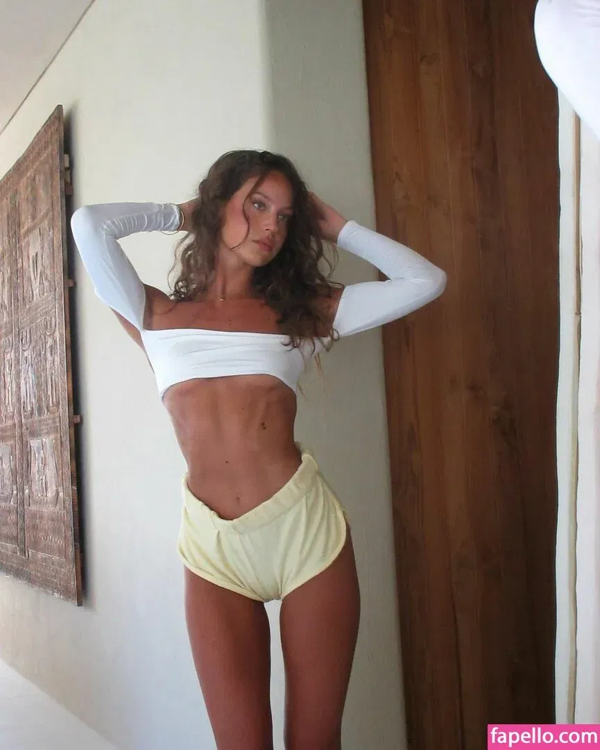 Olivia Mathers Onlyfans Photo Gallery 