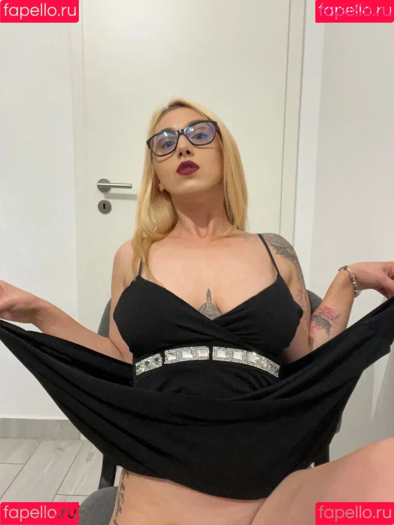 goddess-blaze Onlyfans Photo Gallery 