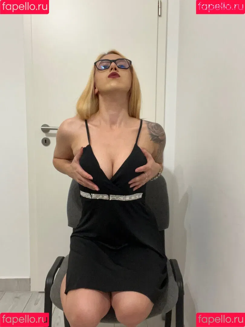 goddess-blaze Onlyfans Photo Gallery 