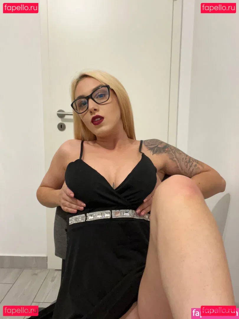 goddess-blaze Onlyfans Photo Gallery 